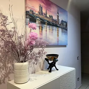 Stay In Style - Vibrant Condo In San Giovanni Lupatoto Appartamento