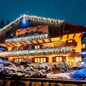 Hotel Lajadira &